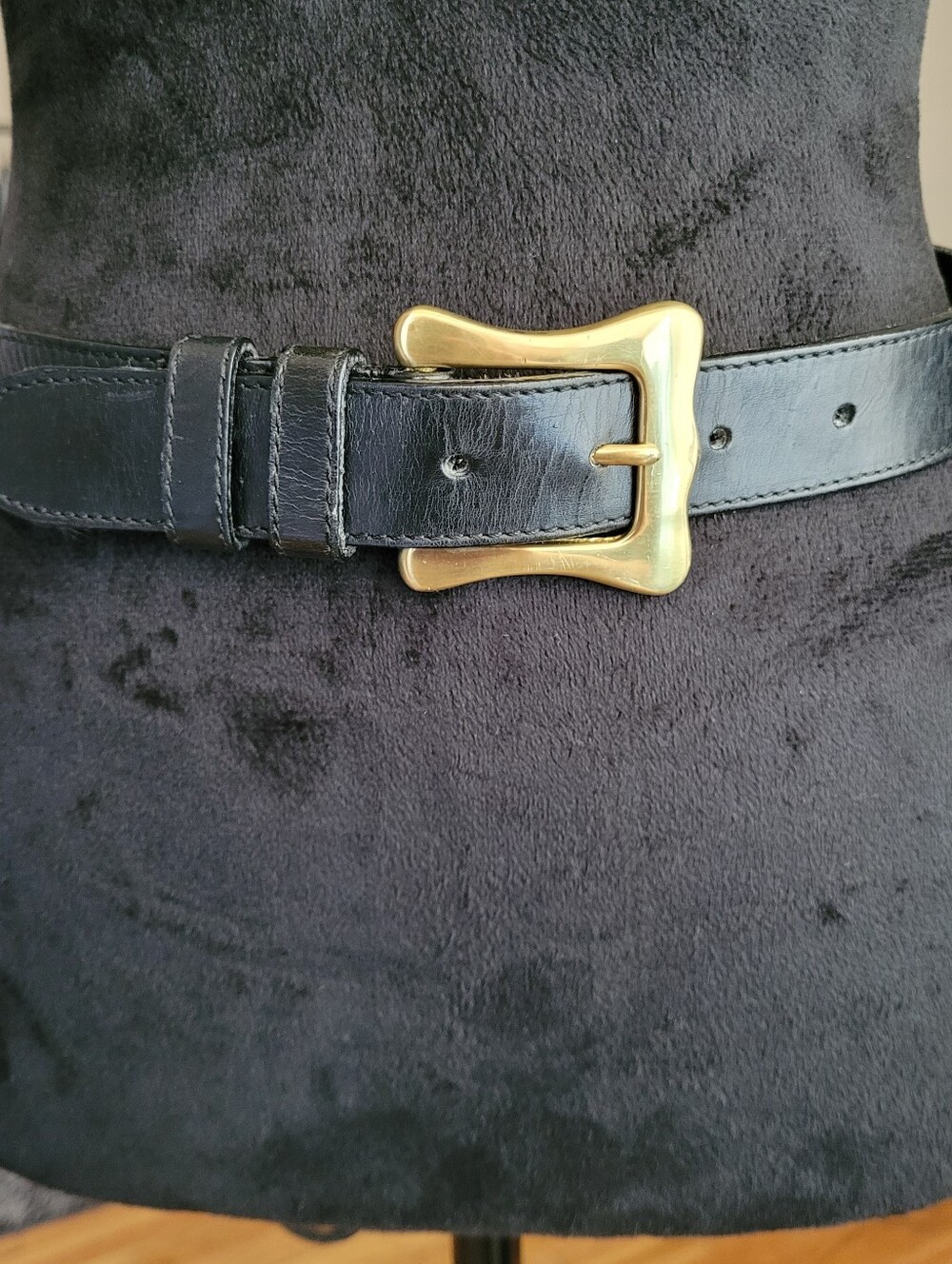 Black Leather Belt with Gold Buckle - Women Accessories Vintage Leather Belt 28" - Picture 15 of 16